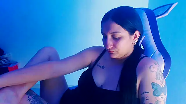 Snapshot of liz_dirty chatting on 11.03.25 liz dirty online show from 11.03.25