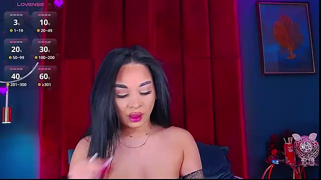 Snapshot of MadyLuxxx chatting on 10.21.25 MadyLuxxx online show from 10.21.25