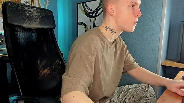 Snapshot of AlexxSweet chatting on 03.09.25 AlexxSweet online show from 03.09.25
