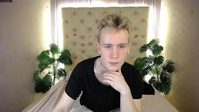 Snapshot of AlexxSweet chatting on 03.23.25 AlexxSweet online show from 03.23.25