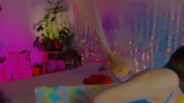 Snapshot of poli__ chatting on 12.24.24 poli   online show from 12.24.24