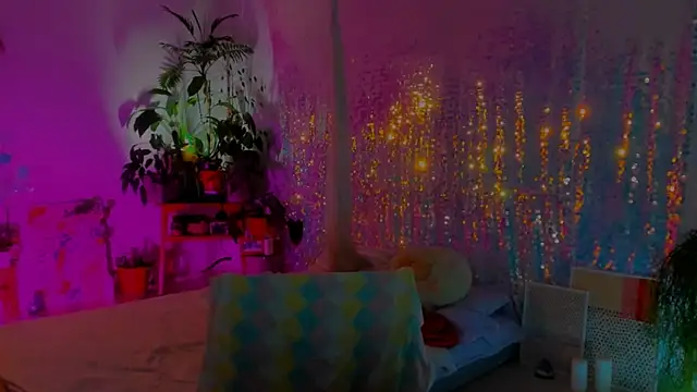 Snapshot of poli__ chatting on 12.26.24 poli   online show from 12.26.24