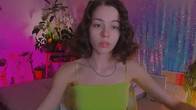 Snapshot of poli__ chatting on 12.30.24 poli   online show from 12.30.24