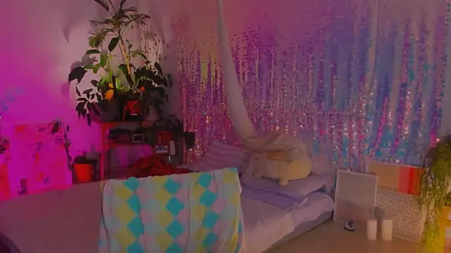 Snapshot of poli__ chatting on 01.04.25 poli   online show from 01.04.25