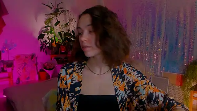 Snapshot of poli__ chatting on 01.12.25 poli   online show from 01.12.25