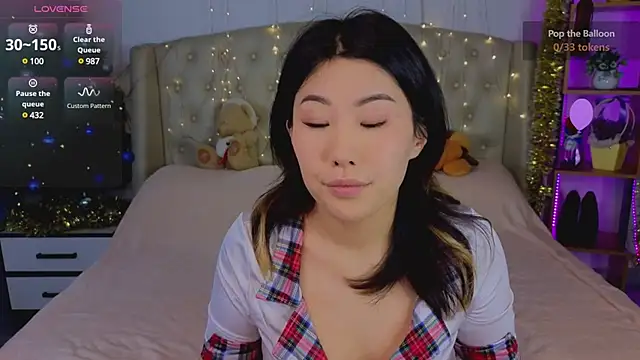 Snapshot of Wendy__Hills chatting on 12.20.24 Wendy Hills online show from 12.20.24