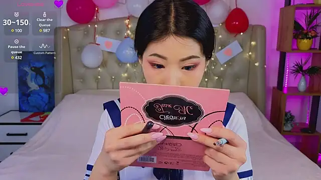 Wendy  Hills online show from 02.12.25