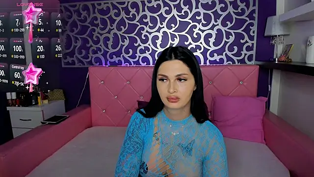 Snapshot of naughtycleo chatting on 01.10.25 naughtycleo online show from 01.10.25