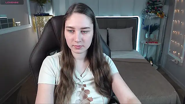 Snapshot of MollyBrams chatting on 12.10.24 MollyBrams online show from 12.10.24
