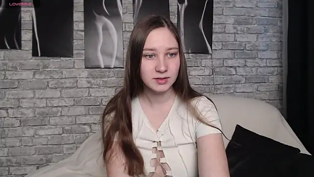 Snapshot of MollyBrams chatting on 12.14.24 MollyBrams online show from 12.14.24