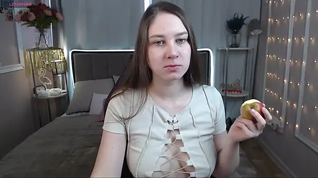 Snapshot of MollyBrams chatting on 03.10.25 MollyBrams online show from 03.10.25