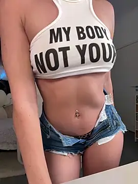 Snapshot of Meliazz chatting on 03.23.25 Meliazz online show from 03.23.25