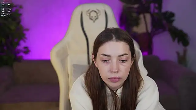 Snapshot of Kate054 chatting on 10.13.25 Kate054 online show from 10.13.25