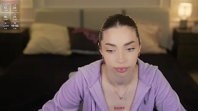 Snapshot of Kate054 chatting on 10.19.25 Kate054 online show from 10.19.25