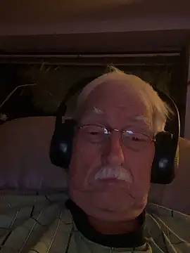 Snapshot of Steffibi1954 chatting on 11.03.25 Steffibi1954 online show from 11.03.25