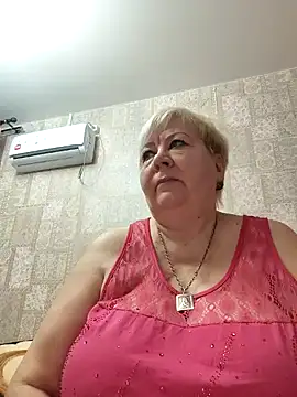 Snapshot of EffectFiona chatting on 01.31.25 EffectFiona online show from 01.31.25