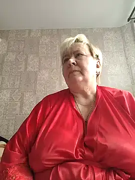 Snapshot of EffectFiona chatting on 03.04.25 EffectFiona online show from 03.04.25