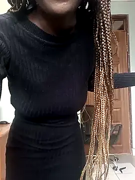 Prettybecs online show from 10.18.25