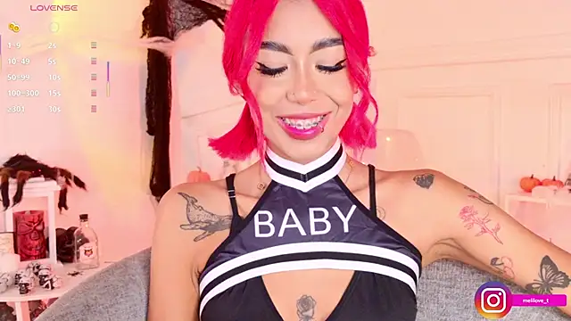 Snapshot of Mely-taylor chatting on 11.01.25 Mely-taylor online show from 11.01.25