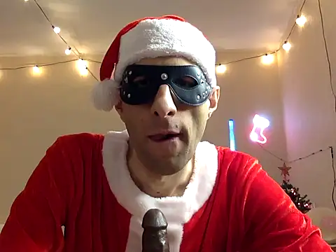 Snapshot of HandsomeAlfie chatting on 12.22.24 HandsomeAlfie online show from 12.22.24