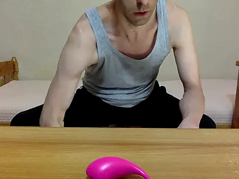 Snapshot of HandsomeAlfie chatting on 10.05.25 HandsomeAlfie online show from 10.05.25