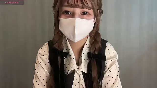 Snapshot of Ray-00 chatting on 11.22.25 Ray-00 online show from 11.22.25