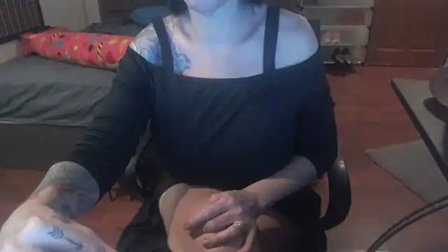 Snapshot of VenusX chatting on 09.29.25 VenusX online show from 09.29.25