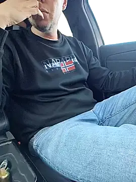 Snapshot of pigboybi chatting on 01.06.25 pigboybi online show from 01.06.25