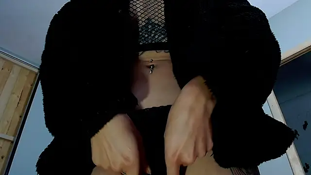 Snapshot of VickyJackson_ chatting on 02.25.25 VickyJackson online show from 02.25.25