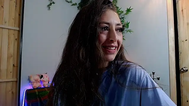 Snapshot of VickyJackson_ chatting on 03.05.25 VickyJackson online show from 03.05.25