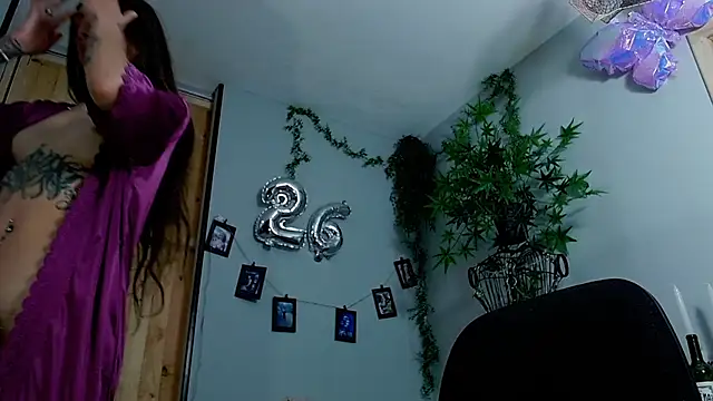 Snapshot of VickyJackson_ chatting on 03.11.25 VickyJackson online show from 03.11.25