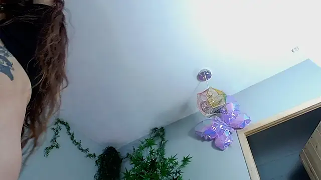 Snapshot of VickyJackson_ chatting on 03.19.25 VickyJackson online show from 03.19.25
