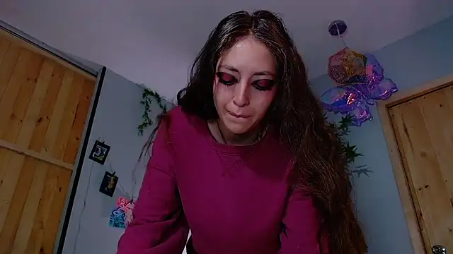 Snapshot of VickyJackson_ chatting on 09.18.25 VickyJackson online show from 09.18.25