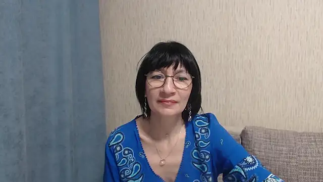 Erica95Bloom online show from 02.13.25