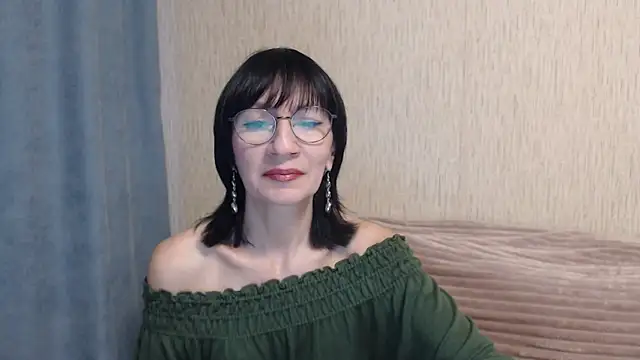 Erica95Bloom online show from 11.18.25