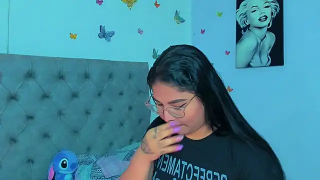 mabellfox online show from 12.29.24