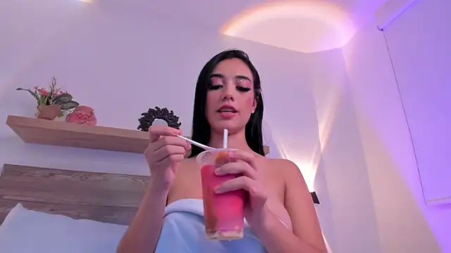 caroline22z online show from 01.25.25