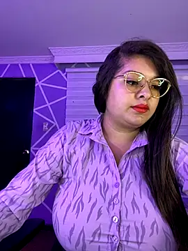 Snapshot of MiiaaJoness chatting on 09.10.25 MiiaaJoness online show from 09.10.25
