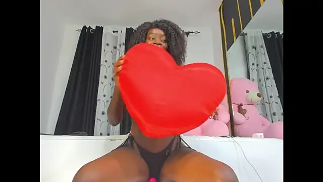 Snapshot of Yummy_squirter chatting on 12.16.24 Yummy squirter online show from 12.16.24