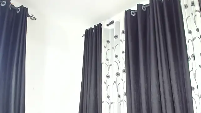 Snapshot of Yummy_squirter chatting on 01.07.25 Yummy squirter online show from 01.07.25