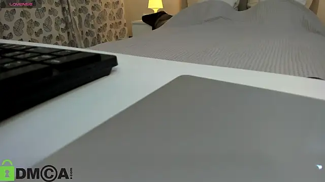 Donna Evans online show from 09.11.25