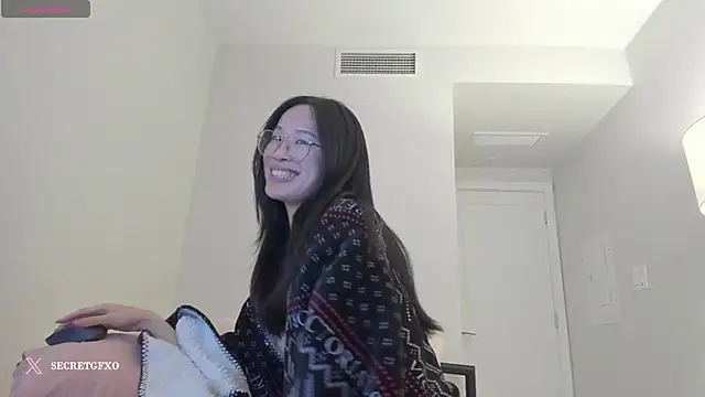 Snapshot of secretgirlfriendxo chatting on 12.04.24 secretgirlfriendxo online show from 12.04.24