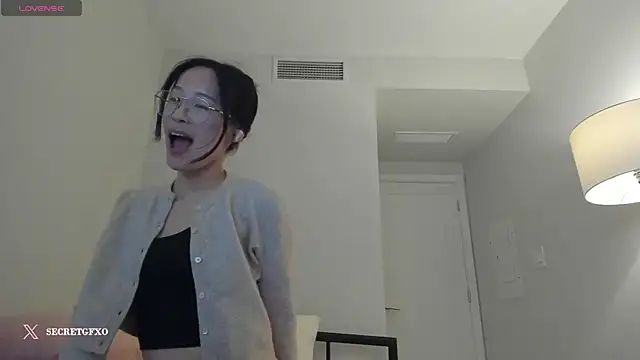 Snapshot of secretgirlfriendxo chatting on 12.10.24 secretgirlfriendxo online show from 12.10.24