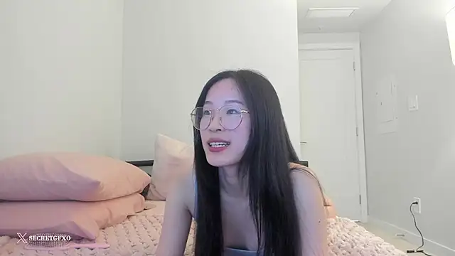 Snapshot of secretgirlfriendxo chatting on 01.22.25 secretgirlfriendxo online show from 01.22.25