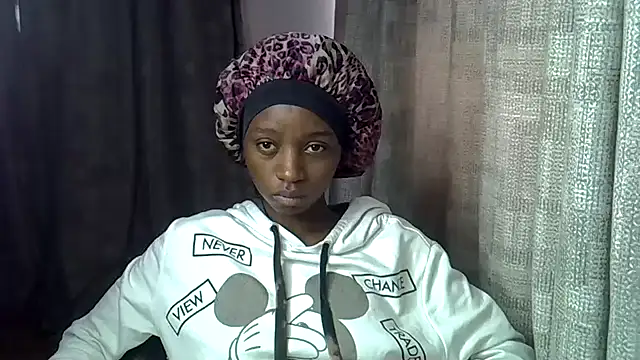 Snapshot of Enkarxx chatting on 10.02.25 Enkarxx online show from 10.02.25