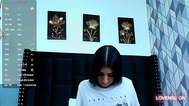 littlee emilyy  online show from 02.07.25