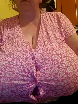 Snapshot of Nataliesbestjuggs chatting on 10.06.25 Nataliesbestjuggs online show from 10.06.25