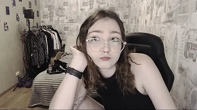 Snapshot of AmeliaKamishiro chatting on 12.08.24 AmeliaKamishiro online show from 12.08.24