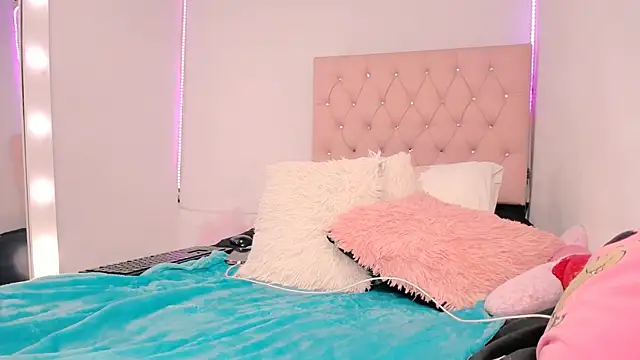 Snapshot of Celeste__sweetx chatting on 02.28.25 Celeste sweetx online show from 02.28.25