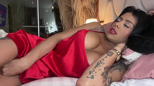 Snapshot of HOT_LADY_777 chatting on 12.17.24 HOT LADY 777 online show from 12.17.24